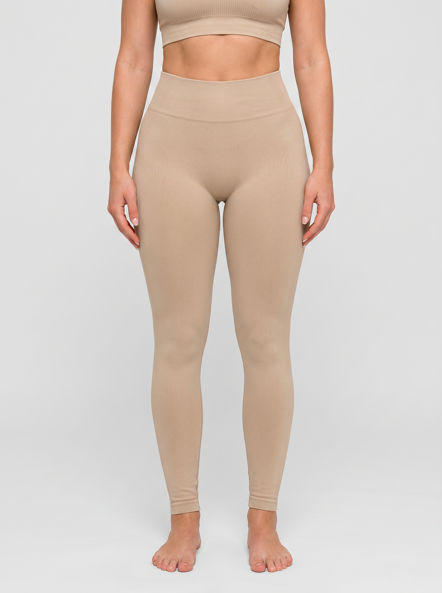 Seamless Flow Set Beige — Full Length Detail