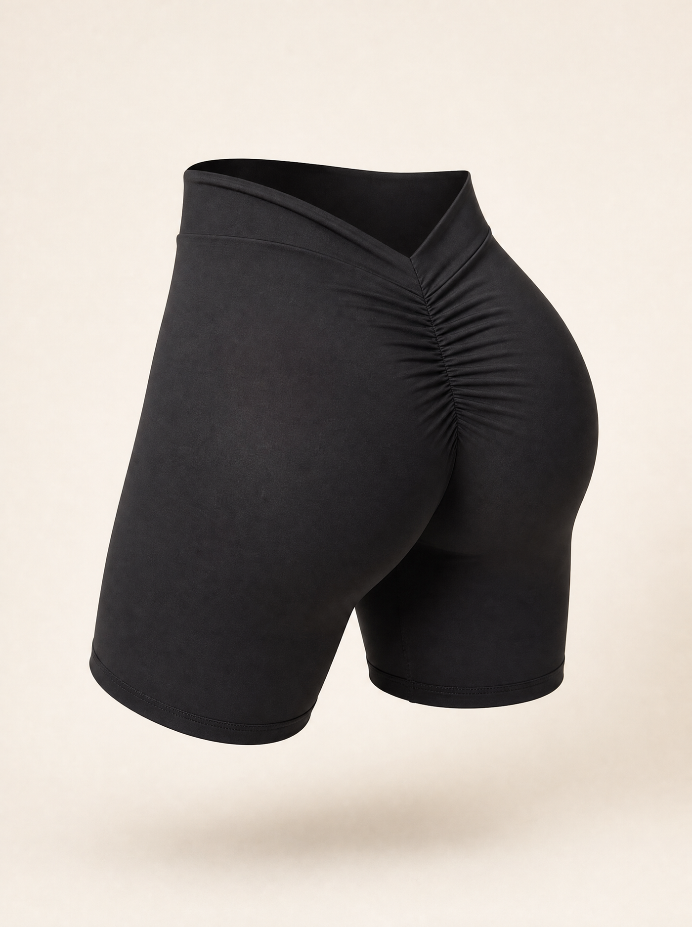 Le Short Halo en volume sur mannequin invisible, de dos — le V en relief
